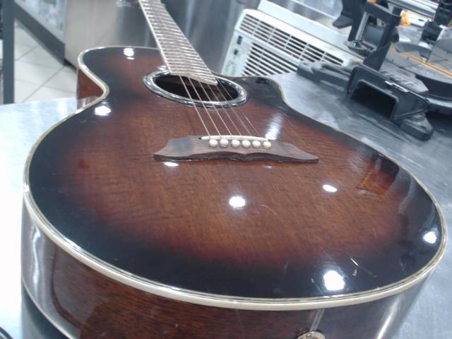 Guitare electro acoustique