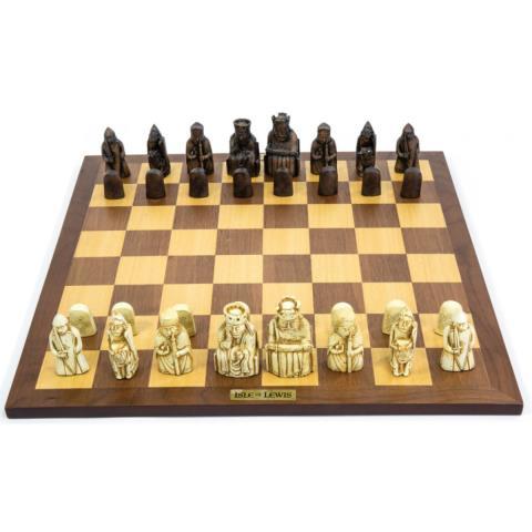 Wood chess set isle of lewis