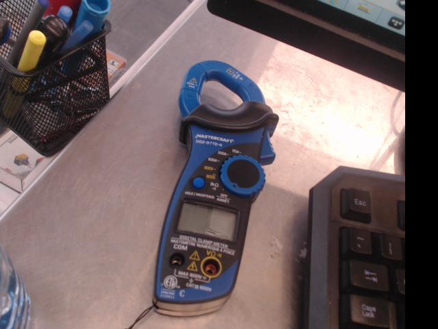 Digital clamp multimeter max 600v