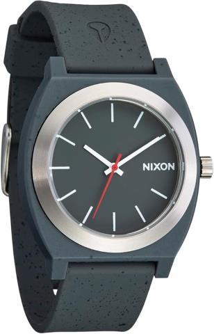 Montre analogieque nixon (rubber strap)