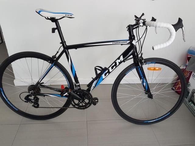 Ccm endurance road bike 700c sale