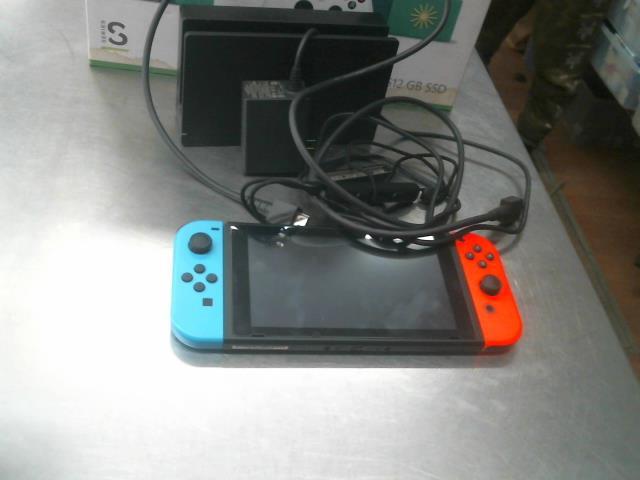 Console switch avec dock et fils