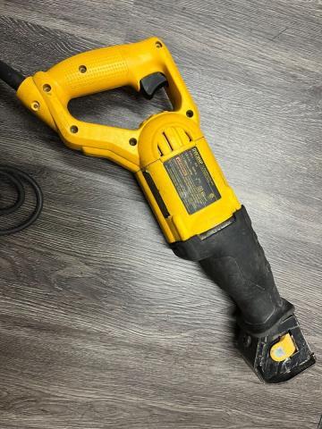 Reciprocating saw stroke dewalt