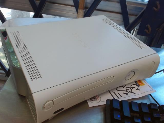 Xbox 360 arcade white