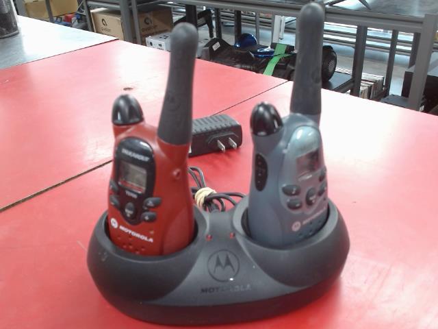 Paire de walkie talkie motorola a piles