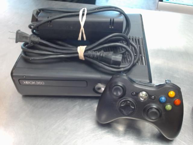 Xbox 360 slim+manette+fils