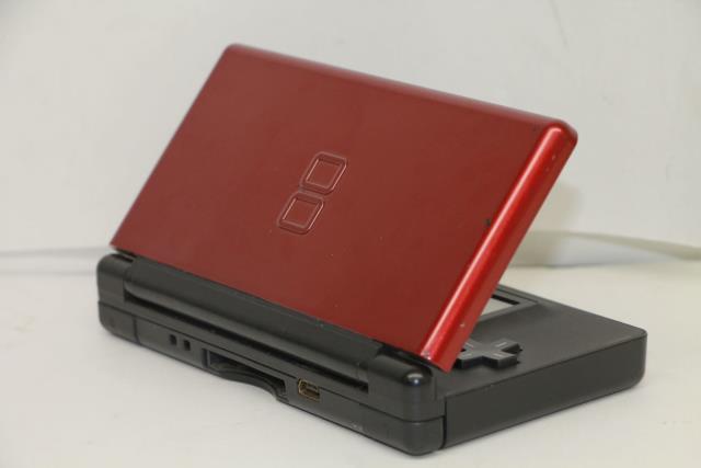 Nintendo ds lite rouge sans acc