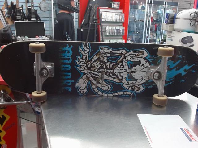 Skateboard monke bon etat