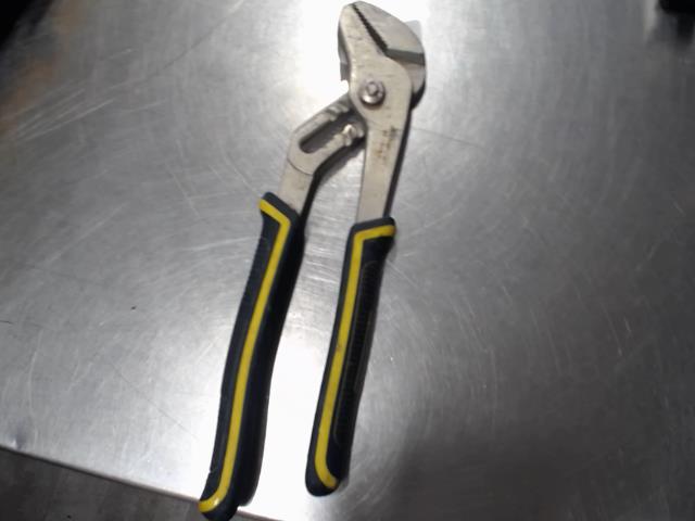 Channel lock pliers