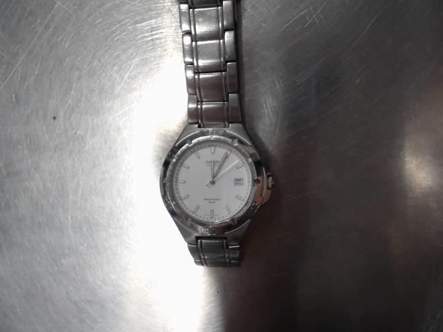 Montre stainless cadran blanc quartz