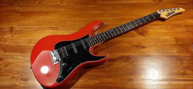 Guitar rouge yamaha rgx 112p clean