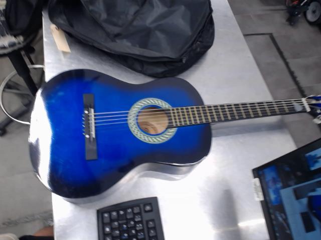 Guitare bleu