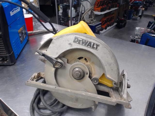 Scie circulaire dewalt a fil