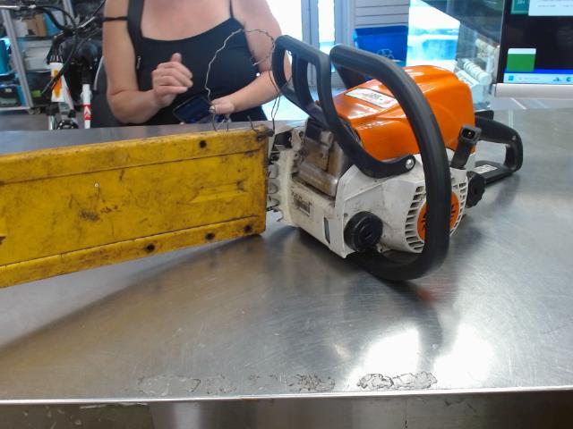 Chainsaw tres bonne etat