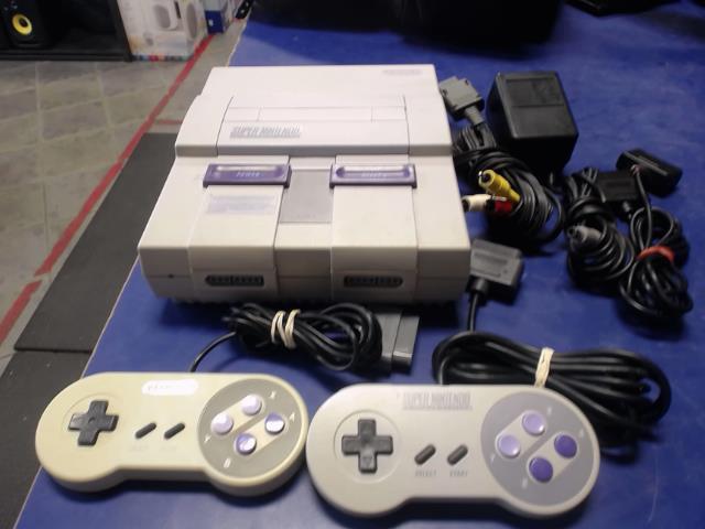 Super nintendo 2 manettes +accessoires