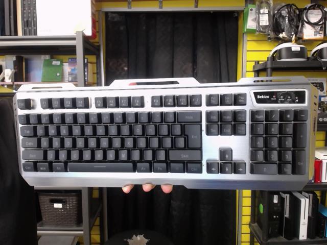 Clavier style gamer rtroeclair