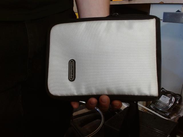 Man purse nintendo