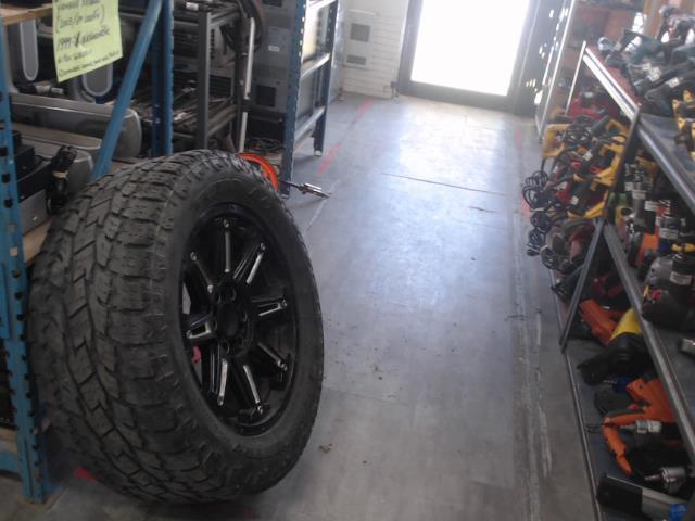 Mags truck 20''(6x139.7/6x4.75'')+tire