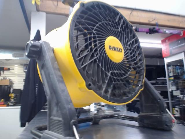 Bench top fan electric