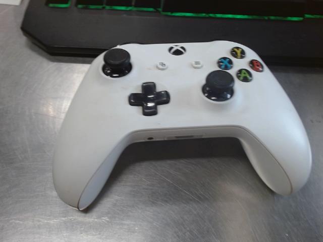 Manette xbox one blanche +batt ss cap