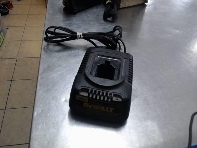 Chargeur 18v dewalt