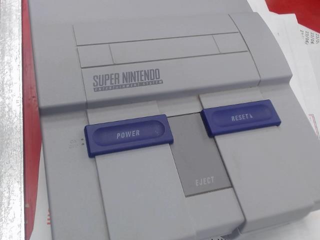 Super nintendo avec accessoir