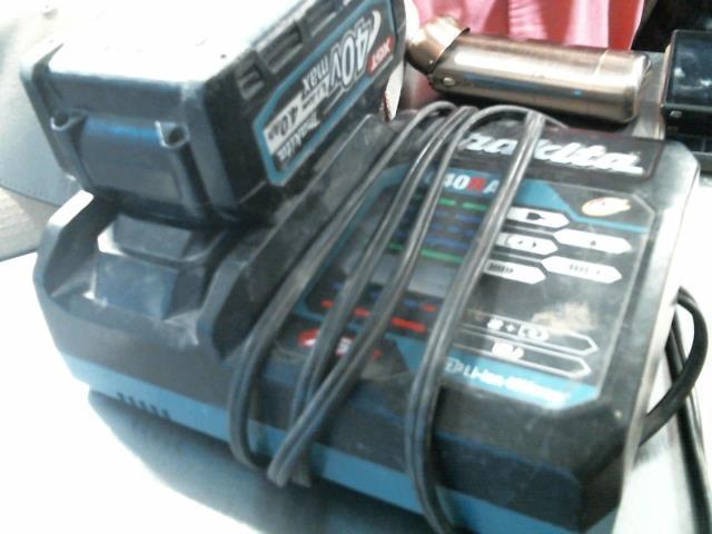 Chargeur a batterie makita+batt 40v max