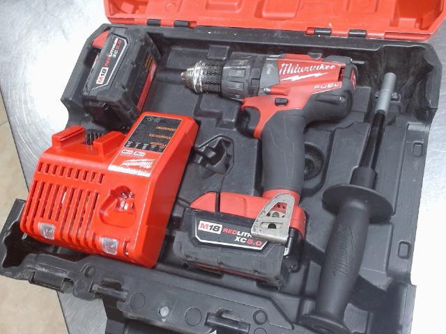 Hammer drill dans boite av2 bat et charg