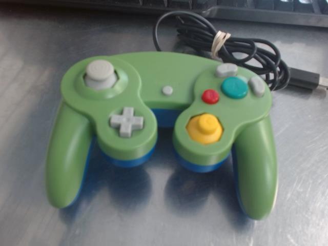 Manette gamecube generique (vert/bleu)