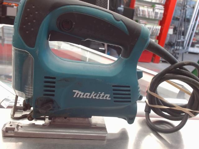 Scie sauteuse makita avec fil;