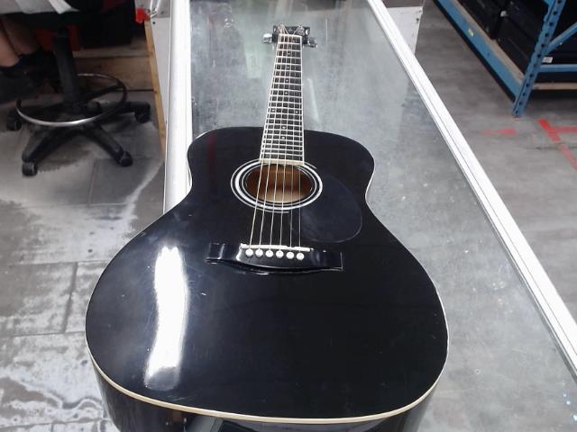 Guitare acoustique no case