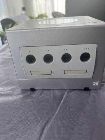 Console game cube av 1x man