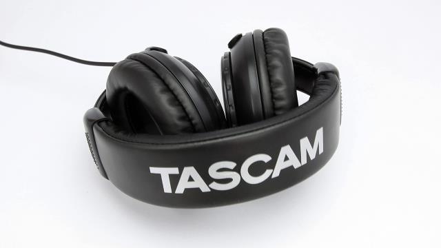 Ecouteur tascam dans case noir