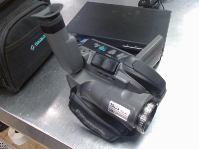 Camcorder panasonic avec chargeur d case