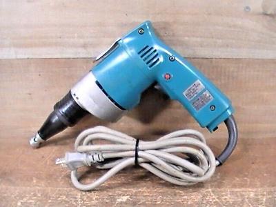 Drill a drywall makita