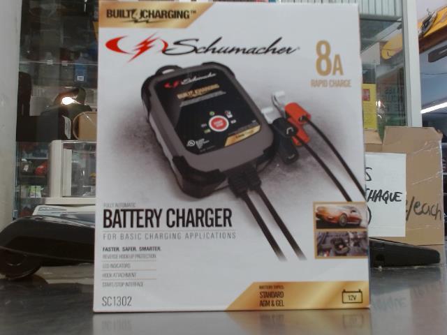 Battery charger schumacher 8a neuf