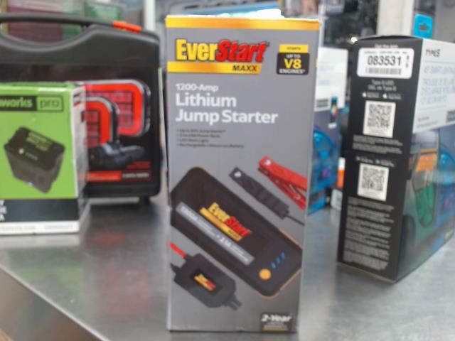 Jump starter 1200a everstart maxx neuf