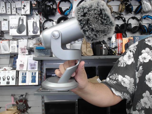 Micro gris blue yeti mousse tony