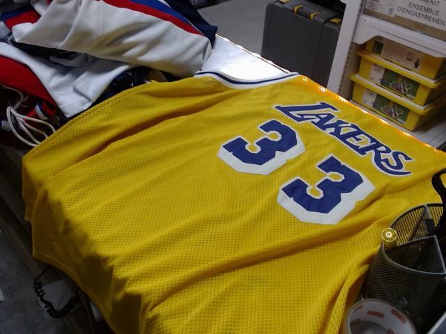 Kareem abdul jabbar vintage lakers jersy