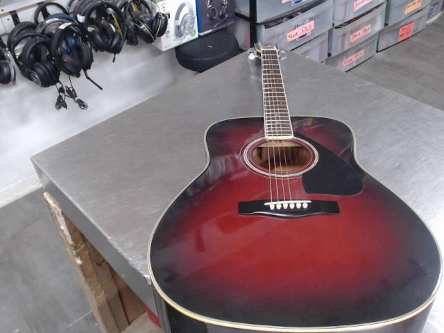 Guitare acoustic+case dur