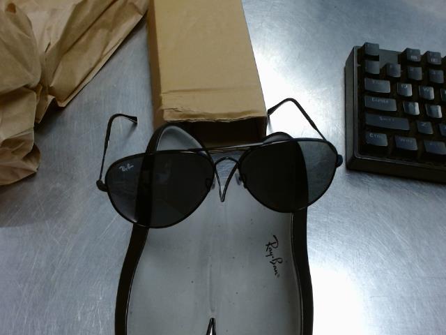 Lunette rayban avec case