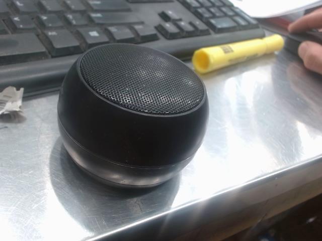 Speaker bluetooth