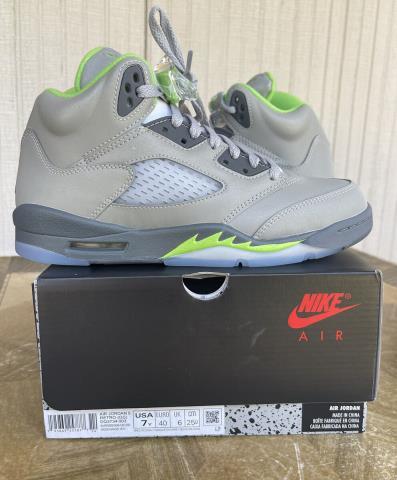 Jordan 5 green bbean used + box size 7y