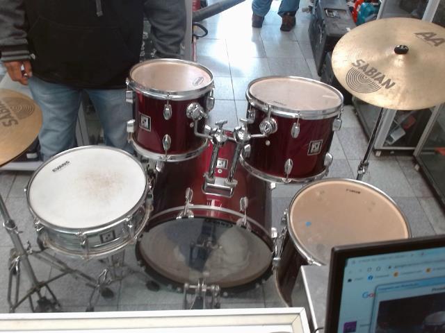 Kit drum sonor