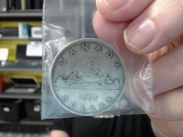 Silver dollar canadien 1935