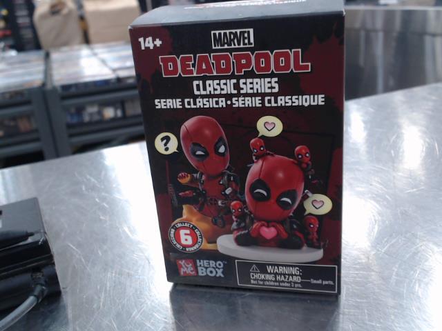 Figurine dead pool dans sa boite