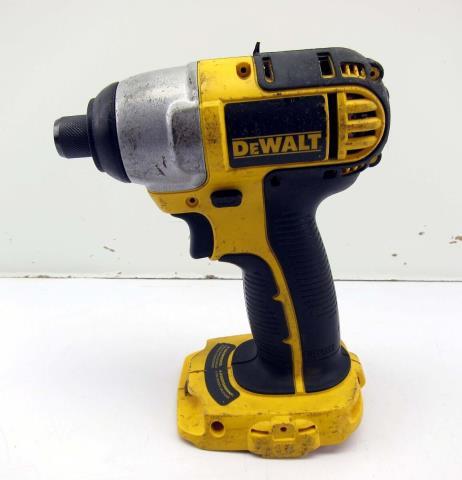 Drill dewalt avec 2 batteries