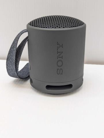 Petit speaker sony gris avec strap bonne