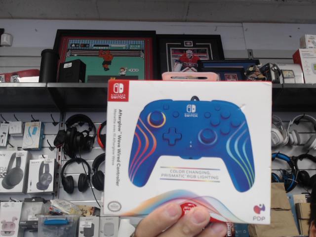 Manette nintendo switch dans boite