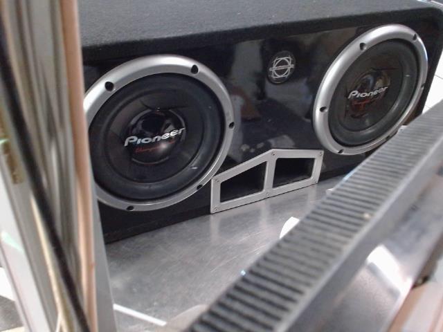 Paire de subwoofer dans case grosse 1000